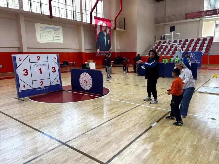 akcakocada-2024-2025-egitim-yili-okul-sporlari-etkinlikleri-duzenlendi-D2lDENxL.jpg
