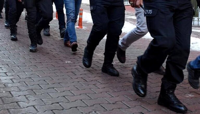 antalyada-silah-kacakcilarina-operasyon-xxEkXEEF.jpg